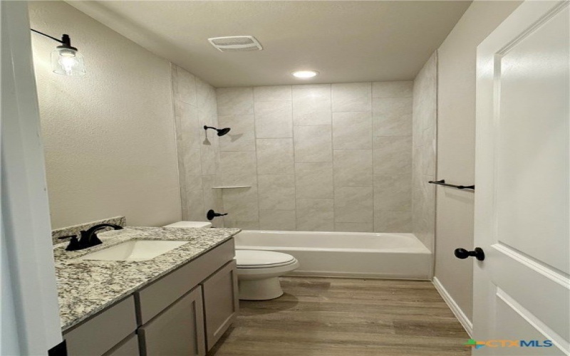 106 Leon Lane, Copperas Cove, TX 76522, 6 Habitaciones Habitaciones , ,5 BañosBaños,Residential Multi Family,En Venta,106 Leon Lane,0,597933