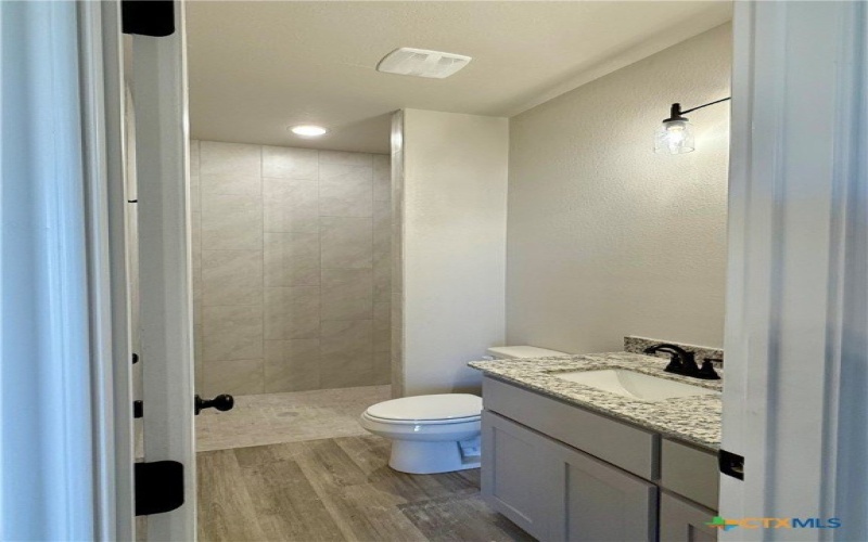 106 Leon Lane, Copperas Cove, TX 76522, 6 Habitaciones Habitaciones , ,5 BañosBaños,Residential Multi Family,En Venta,106 Leon Lane,0,597933