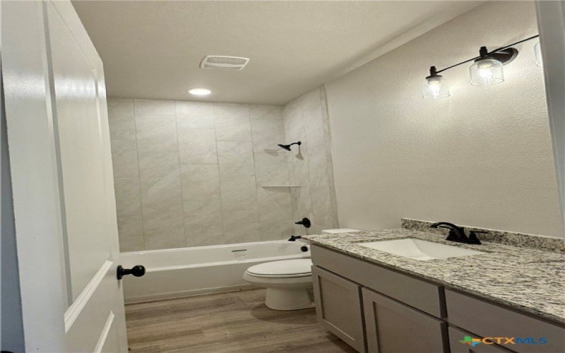 106 Leon Lane, Copperas Cove, TX 76522, 6 Habitaciones Habitaciones , ,5 BañosBaños,Residential Multi Family,En Venta,106 Leon Lane,0,597933