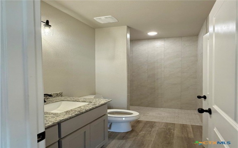 106 Leon Lane, Copperas Cove, TX 76522, 6 Habitaciones Habitaciones , ,5 BañosBaños,Residential Multi Family,En Venta,106 Leon Lane,0,597933