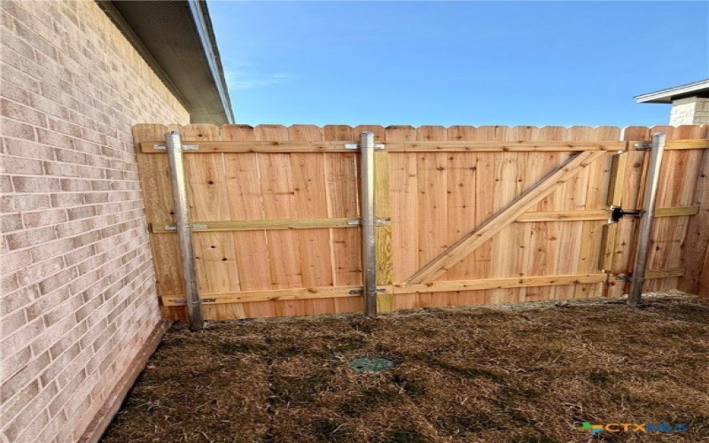 106 Leon Lane, Copperas Cove, TX 76522, 6 Habitaciones Habitaciones , ,5 BañosBaños,Residential Multi Family,En Venta,106 Leon Lane,0,597933