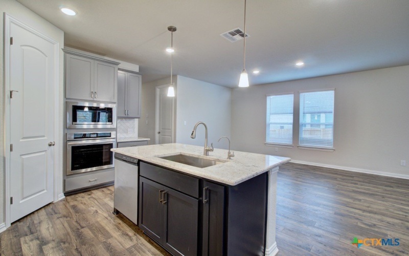 1307 Red Fox, New Braunfels, TX 78132, 4 Habitaciones Habitaciones , ,3 BañosBaños,Residential,En Venta,1307 Red Fox,0,597968