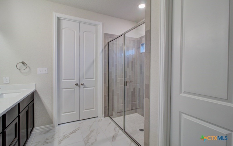 1307 Red Fox, New Braunfels, TX 78132, 4 Habitaciones Habitaciones , ,3 BañosBaños,Residential,En Venta,1307 Red Fox,0,597968