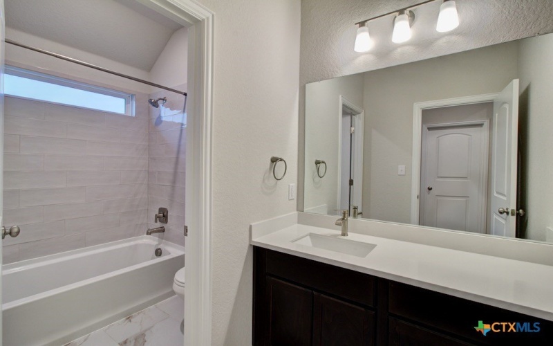 1307 Red Fox, New Braunfels, TX 78132, 4 Habitaciones Habitaciones , ,3 BañosBaños,Residential,En Venta,1307 Red Fox,0,597968