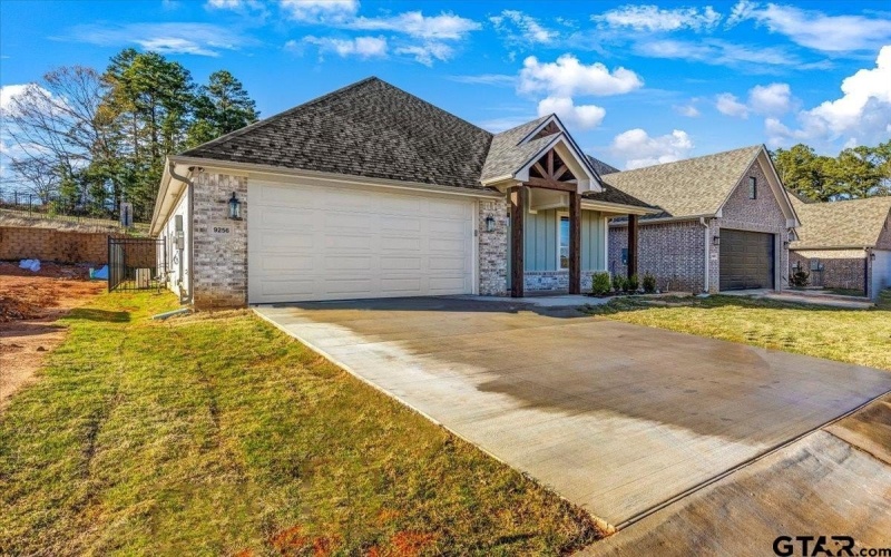 9256 Villas Ct, Tyler, TX 75703, 4 Bedrooms Bedrooms, ,2 BathroomsBathrooms,Residential,For Sale,9256 Villas Ct,25004225