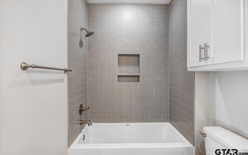 9256 Villas Ct, Tyler, TX 75703, 4 Bedrooms Bedrooms, ,2 BathroomsBathrooms,Residential,For Sale,9256 Villas Ct,25004225
