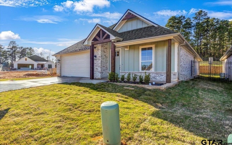 9256 Villas Ct, Tyler, TX 75703, 4 Bedrooms Bedrooms, ,2 BathroomsBathrooms,Residential,For Sale,9256 Villas Ct,25004225