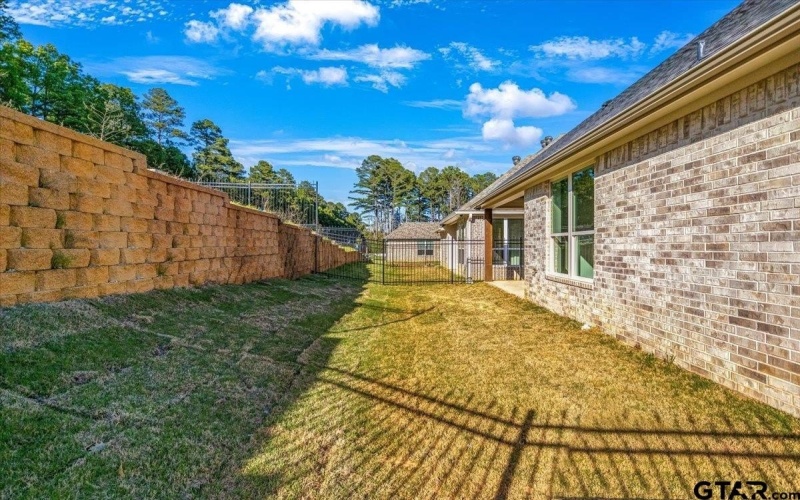 9256 Villas Ct, Tyler, TX 75703, 4 Bedrooms Bedrooms, ,2 BathroomsBathrooms,Residential,For Sale,9256 Villas Ct,25004225