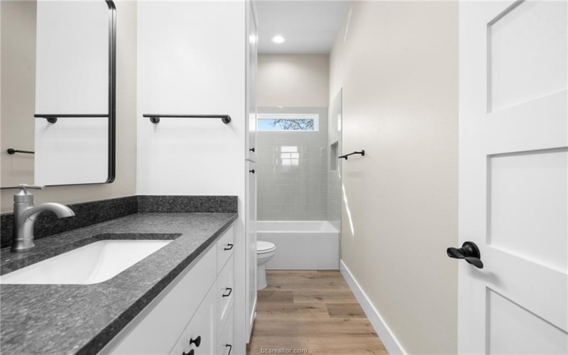 614 East Englewood Street, Franklin, TX 77856, 3 Bedrooms Bedrooms, ,2 BathroomsBathrooms,Residential,For Sale,614 East Englewood Street,0,25011982