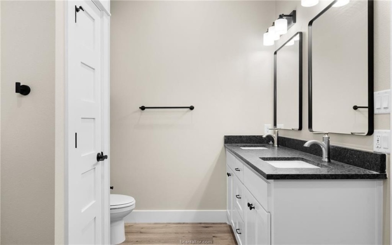 614 East Englewood Street, Franklin, TX 77856, 3 Bedrooms Bedrooms, ,2 BathroomsBathrooms,Residential,For Sale,614 East Englewood Street,0,25011982