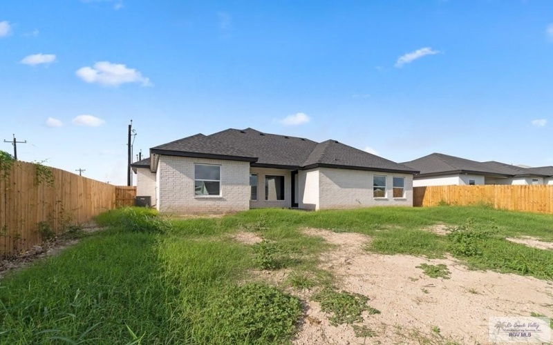 100 BROOKS CIRCLE NORTH, LA FERIA, TX 78559, 3 Habitaciones Habitaciones , ,2 BañosBaños,Residential,En Venta,100 BROOKS CIRCLE NORTH,0,29766804