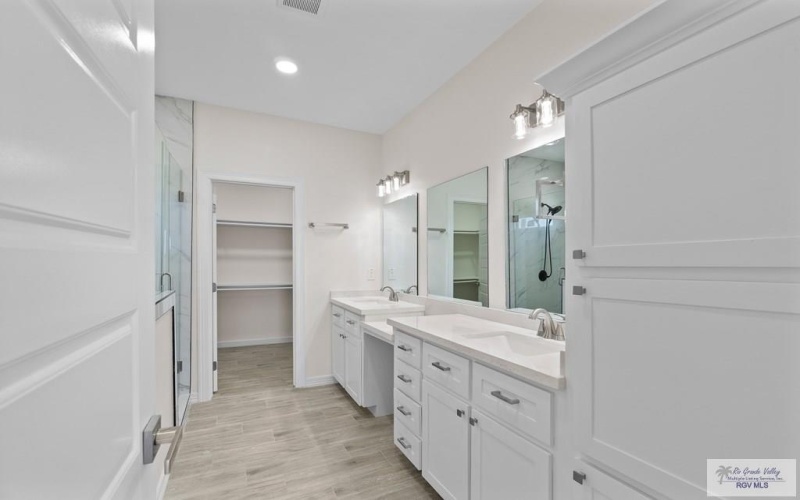 1430 S STIRRUP CIR, SAN BENITO, TX 78586, 3 Habitaciones Habitaciones , ,2 BañosBaños,Residential,En Venta,1430 S STIRRUP CIR,0,29769498