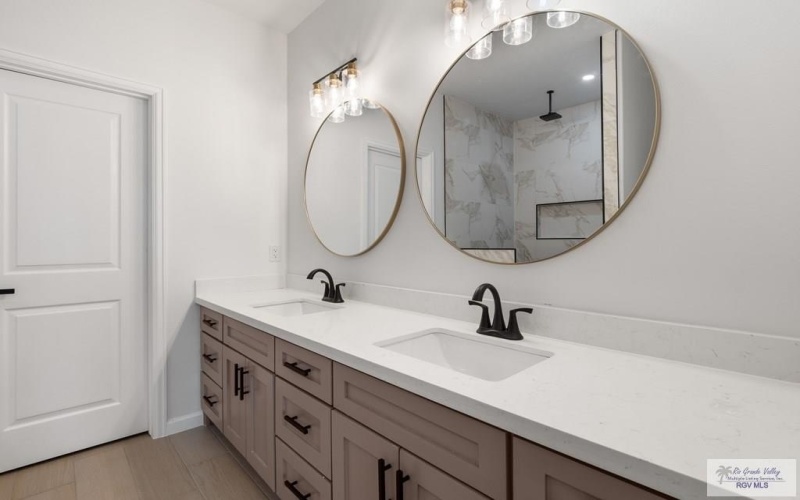 2412 CALLE MORENO, BROWNSVILLE, TX 78521, 3 Habitaciones Habitaciones , ,2 BañosBaños,Residential,En Venta,2412 CALLE MORENO,0,29770008