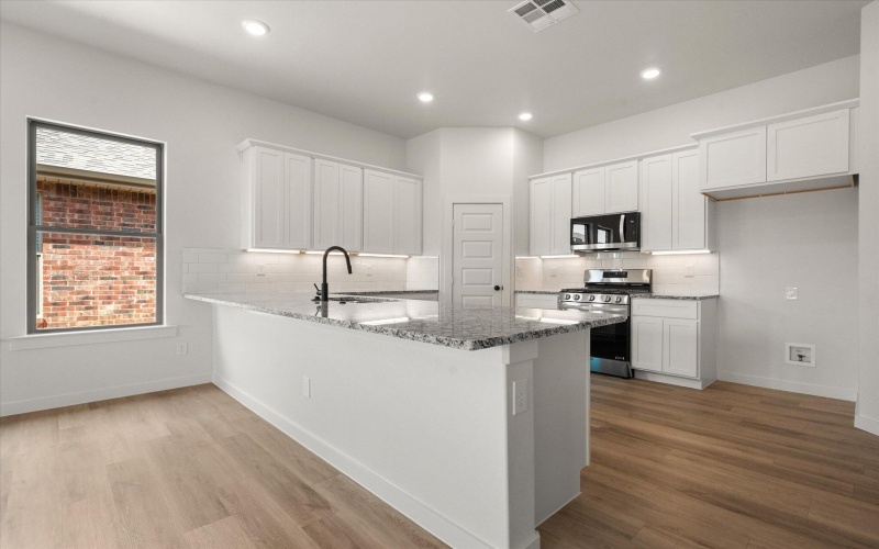 313 E 23rd Street, Wolfforth, TX 79382, 3 Habitaciones Habitaciones , ,2 BañosBaños,Residential,En Venta,313 E 23rd Street,0,202561003