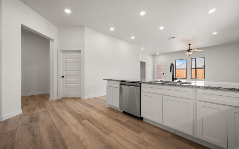 313 E 23rd Street, Wolfforth, TX 79382, 3 Habitaciones Habitaciones , ,2 BañosBaños,Residential,En Venta,313 E 23rd Street,0,202561003