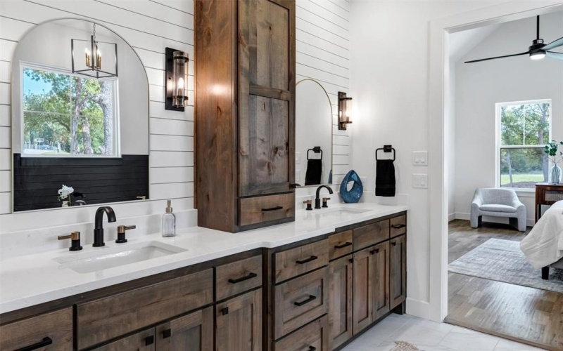 9001 Emma Court, Granbury, TX 76049, 4 Habitaciones Habitaciones , ,5 BañosBaños,Residential,En Venta,9001 Emma Court,0,20914858