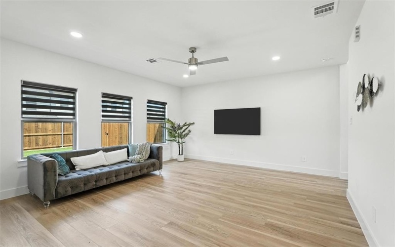 3315 Dilworth Drive, Grand Prairie, TX 75050, 3 Bedrooms Bedrooms, ,2 BathroomsBathrooms,Residential,For Sale,3315 Dilworth Drive,0,21066034