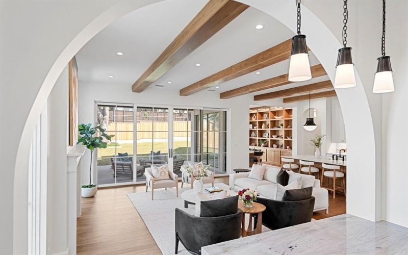 6903 La Vista Drive, Dallas, TX 75214, 5 Habitaciones Habitaciones , ,6 BañosBaños,Residential,En Venta,6903 La Vista Drive,0,21098138