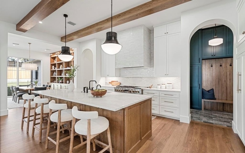 6903 La Vista Drive, Dallas, TX 75214, 5 Habitaciones Habitaciones , ,6 BañosBaños,Residential,En Venta,6903 La Vista Drive,0,21098138