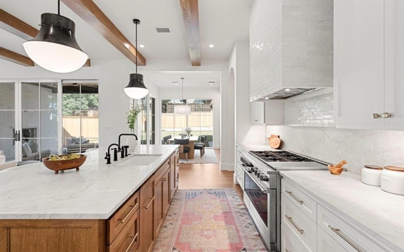 6903 La Vista Drive, Dallas, TX 75214, 5 Habitaciones Habitaciones , ,6 BañosBaños,Residential,En Venta,6903 La Vista Drive,0,21098138