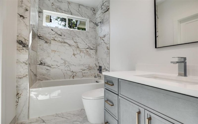 3842 Eaton Drive, Dallas, TX 75220, 5 Bedrooms Bedrooms, ,6 BathroomsBathrooms,Residential,For Sale,3842 Eaton Drive,0,21103874