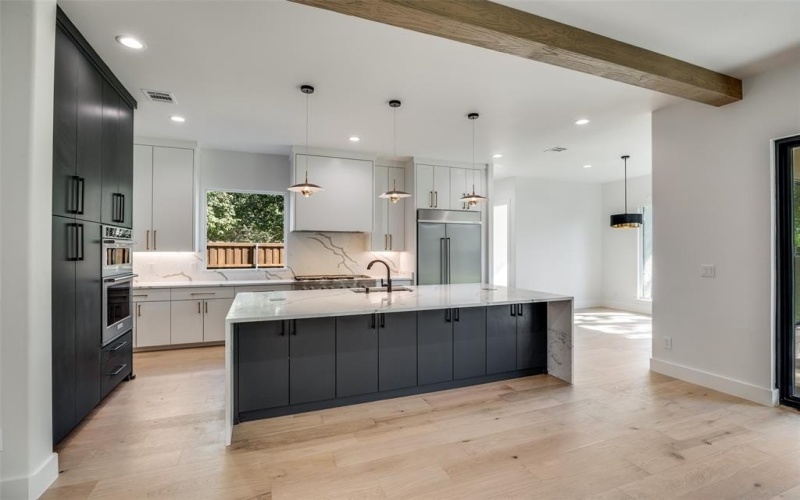 3842 Eaton Drive, Dallas, TX 75220, 5 Bedrooms Bedrooms, ,6 BathroomsBathrooms,Residential,For Sale,3842 Eaton Drive,0,21103874