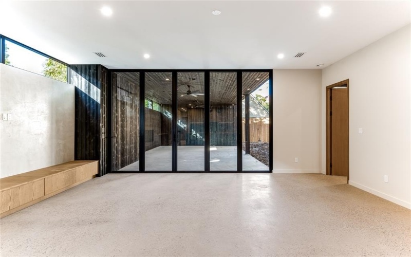 6145 Llano Avenue, Dallas, TX 75214, 5 Bedrooms Bedrooms, ,6 BathroomsBathrooms,Residential,For Sale,6145 Llano Avenue,0,21104108