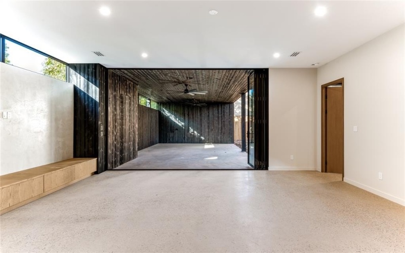 6145 Llano Avenue, Dallas, TX 75214, 5 Bedrooms Bedrooms, ,6 BathroomsBathrooms,Residential,For Sale,6145 Llano Avenue,0,21104108