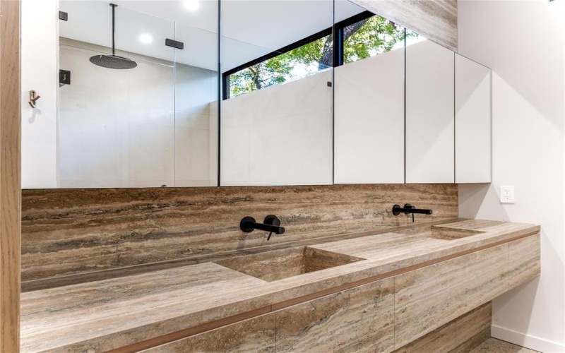 6145 Llano Avenue, Dallas, TX 75214, 5 Bedrooms Bedrooms, ,6 BathroomsBathrooms,Residential,For Sale,6145 Llano Avenue,0,21104108