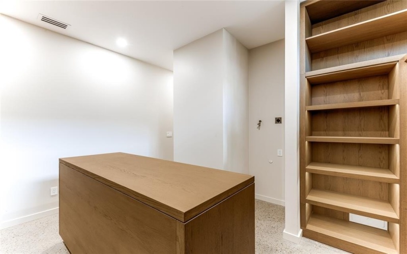 6145 Llano Avenue, Dallas, TX 75214, 5 Bedrooms Bedrooms, ,6 BathroomsBathrooms,Residential,For Sale,6145 Llano Avenue,0,21104108