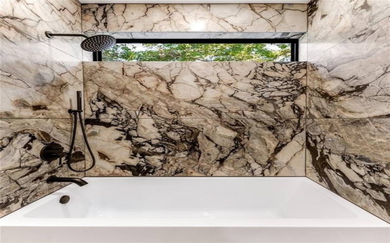 6145 Llano Avenue, Dallas, TX 75214, 5 Bedrooms Bedrooms, ,6 BathroomsBathrooms,Residential,For Sale,6145 Llano Avenue,0,21104108