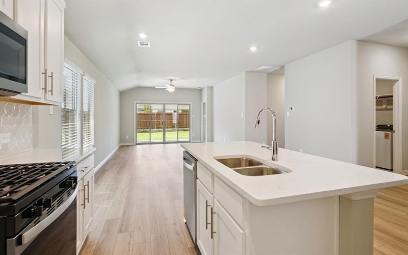 708 Edgehurst Drive, Princeton, TX 75071, 3 Habitaciones Habitaciones , ,2 BañosBaños,Residential,En Venta,708 Edgehurst Drive,0,21106768