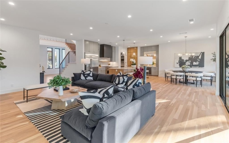 3826 Seguin Drive, Dallas, TX 75220, 5 Habitaciones Habitaciones , ,6 BañosBaños,Residential,En Venta,3826 Seguin Drive,0,21107064