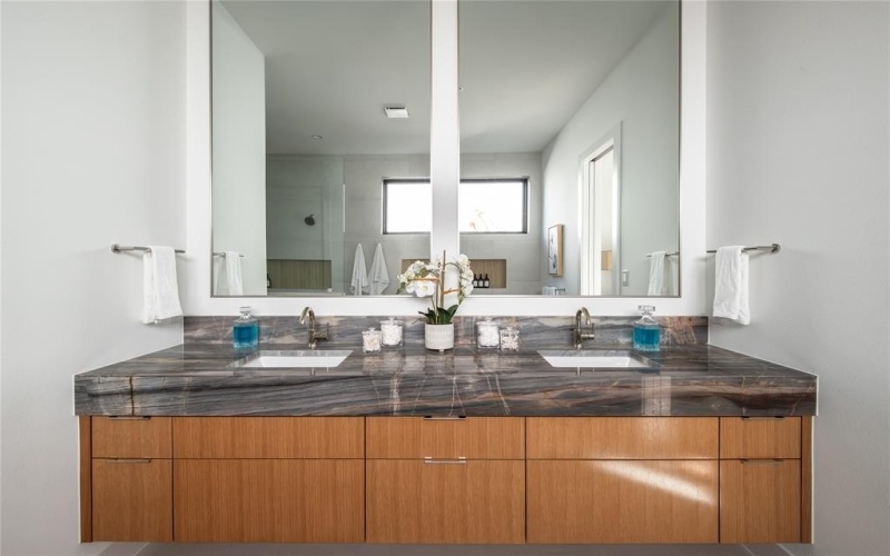 3826 Seguin Drive, Dallas, TX 75220, 5 Habitaciones Habitaciones , ,6 BañosBaños,Residential,En Venta,3826 Seguin Drive,0,21107064