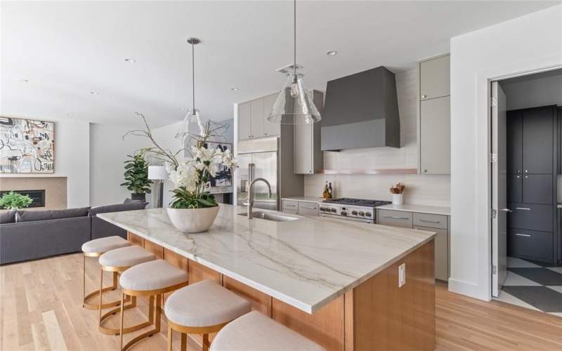 3826 Seguin Drive, Dallas, TX 75220, 5 Habitaciones Habitaciones , ,6 BañosBaños,Residential,En Venta,3826 Seguin Drive,0,21107064