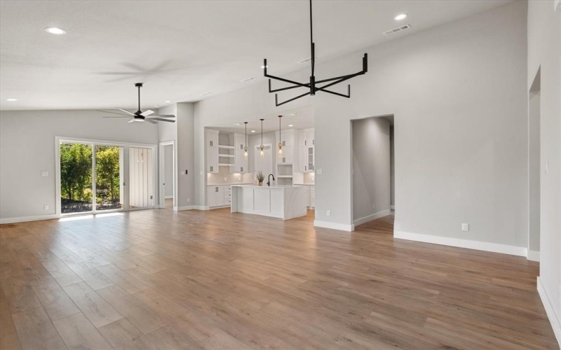 2770 Moffatt Avenue, Dallas, TX 75216, 4 Bedrooms Bedrooms, ,3 BathroomsBathrooms,Residential,For Sale,2770 Moffatt Avenue,0,21107743