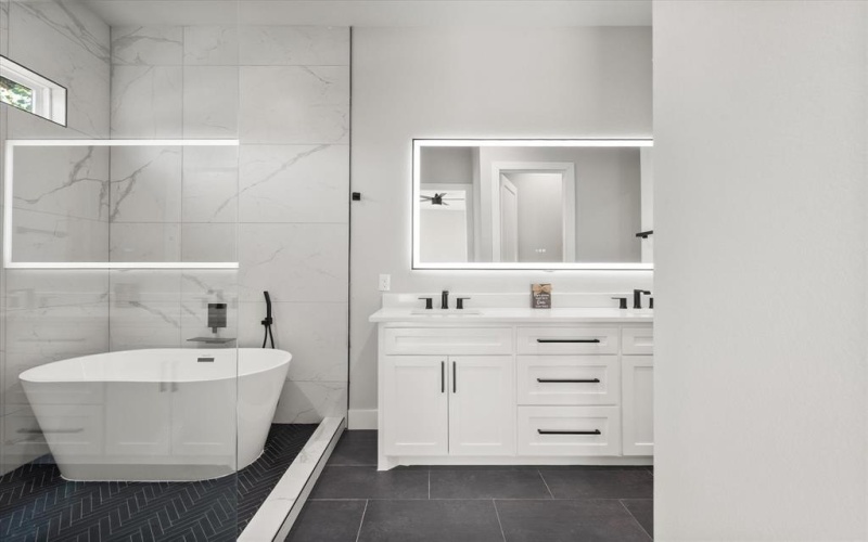 2770 Moffatt Avenue, Dallas, TX 75216, 4 Bedrooms Bedrooms, ,3 BathroomsBathrooms,Residential,For Sale,2770 Moffatt Avenue,0,21107743