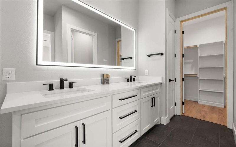 2770 Moffatt Avenue, Dallas, TX 75216, 4 Bedrooms Bedrooms, ,3 BathroomsBathrooms,Residential,For Sale,2770 Moffatt Avenue,0,21107743