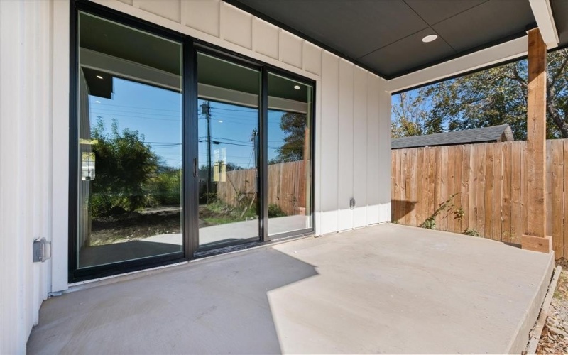 2770 Moffatt Avenue, Dallas, TX 75216, 4 Bedrooms Bedrooms, ,3 BathroomsBathrooms,Residential,For Sale,2770 Moffatt Avenue,0,21107743