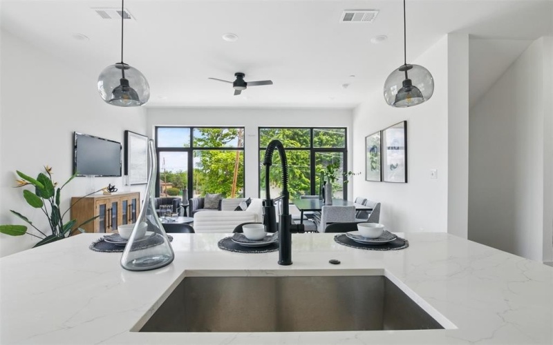 430 E 8th #104, Dallas, TX 75203, 2 Habitaciones Habitaciones , ,2 BañosBaños,Residential,En Venta,430 E 8th,0,21113067