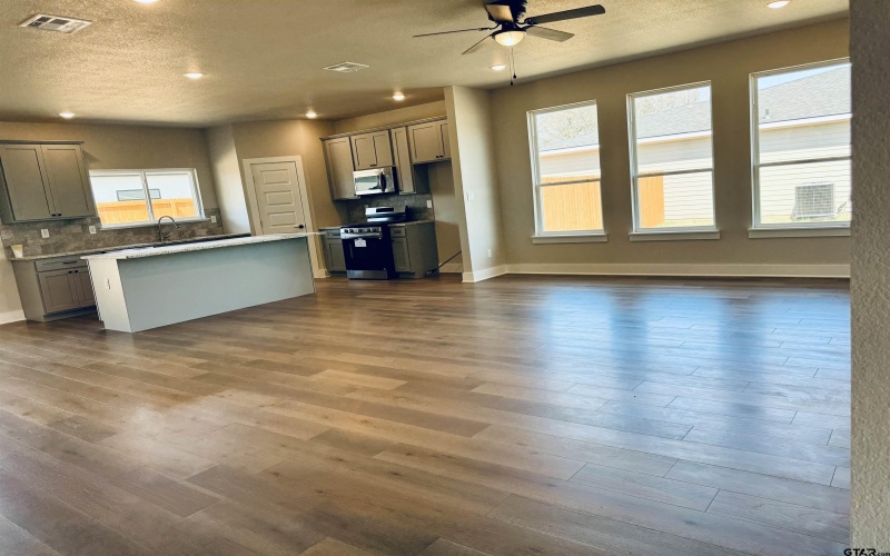 15614 Garden Lane, Lindale, TX 75771, 3 Habitaciones Habitaciones , ,2 BañosBaños,Residential,En Venta,15614 Garden Lane,25004471