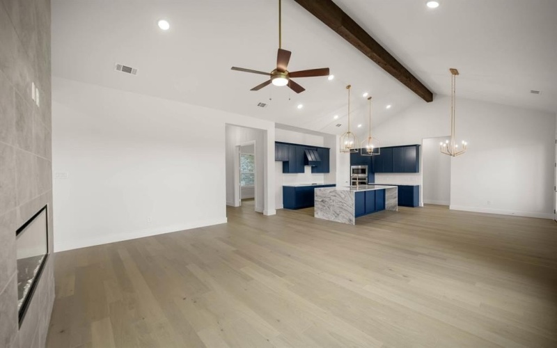 1049 Woodland, Weatherford, TX 76088, 5 Habitaciones Habitaciones , ,3 BañosBaños,Residential,En Venta,1049 Woodland,0,21113212