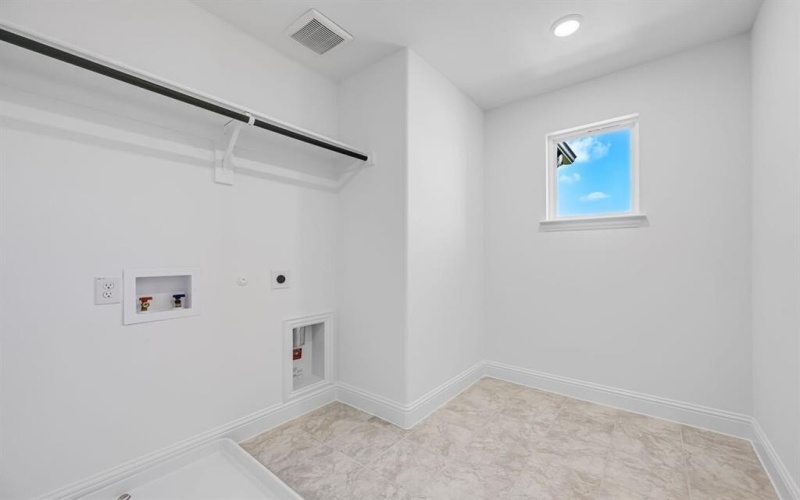 124 North Sky Drive, Celina, TX 75009, 4 Bedrooms Bedrooms, ,3 BathroomsBathrooms,Residential,For Sale,124 North Sky Drive,0,21113234