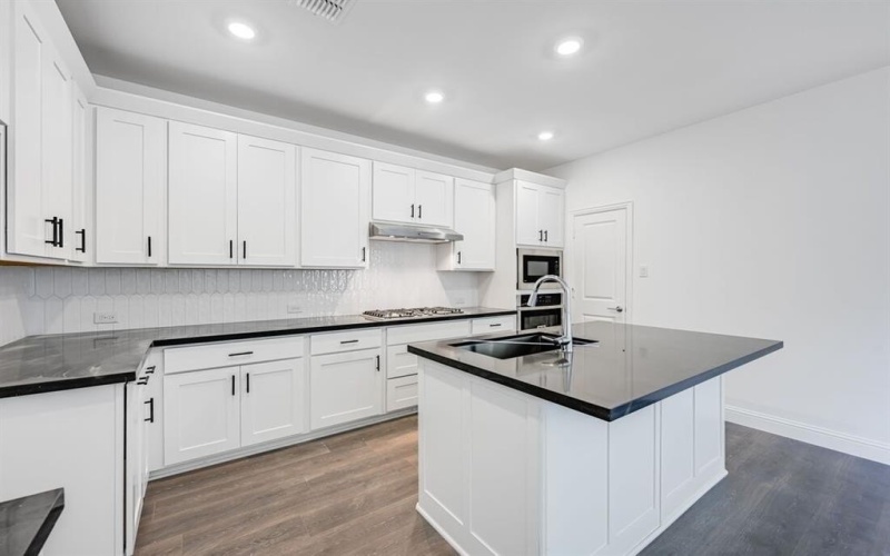 124 North Sky Drive, Celina, TX 75009, 4 Bedrooms Bedrooms, ,3 BathroomsBathrooms,Residential,For Sale,124 North Sky Drive,0,21113234