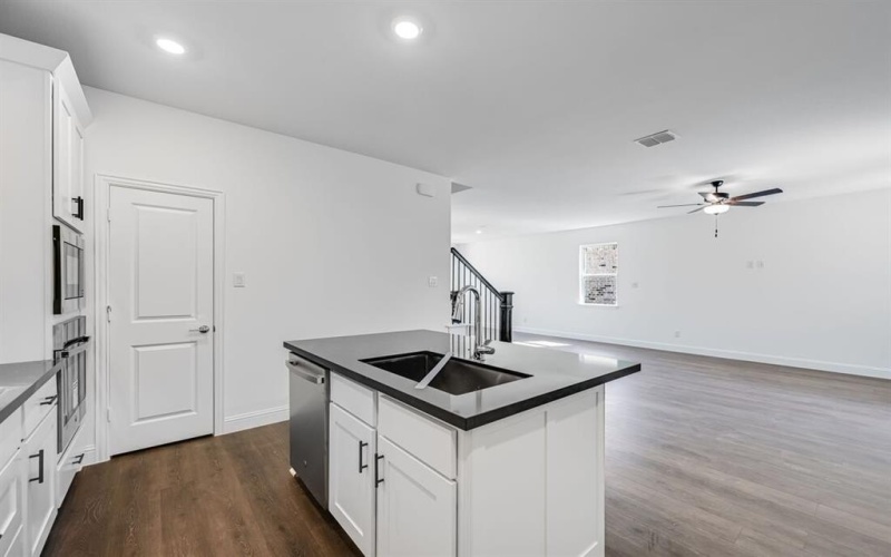 124 North Sky Drive, Celina, TX 75009, 4 Bedrooms Bedrooms, ,3 BathroomsBathrooms,Residential,For Sale,124 North Sky Drive,0,21113234