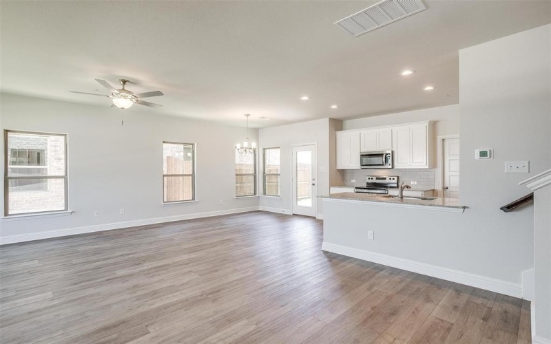 815 HOmeplace Circle, Mansfield, TX 76063, 3 Bedrooms Bedrooms, ,2 BathroomsBathrooms,Residential,For Sale,815 HOmeplace Circle,0,21113451