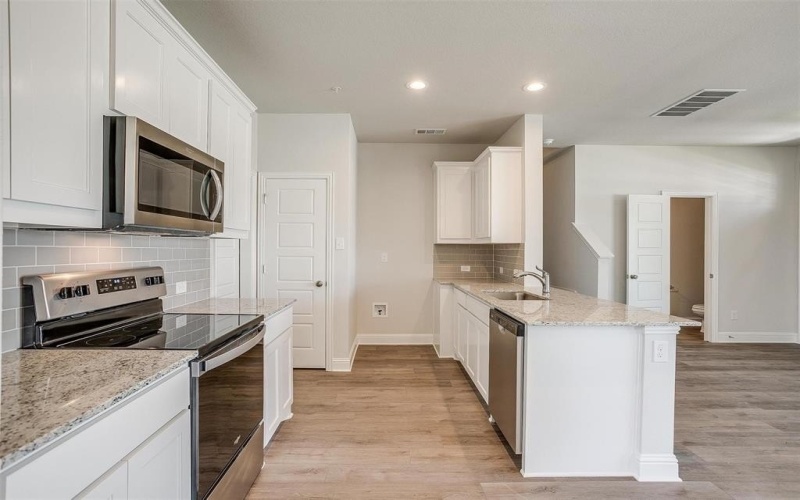 815 HOmeplace Circle, Mansfield, TX 76063, 3 Bedrooms Bedrooms, ,2 BathroomsBathrooms,Residential,For Sale,815 HOmeplace Circle,0,21113451