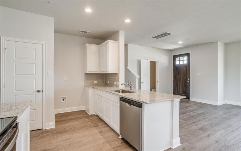 815 HOmeplace Circle, Mansfield, TX 76063, 3 Bedrooms Bedrooms, ,2 BathroomsBathrooms,Residential,For Sale,815 HOmeplace Circle,0,21113451