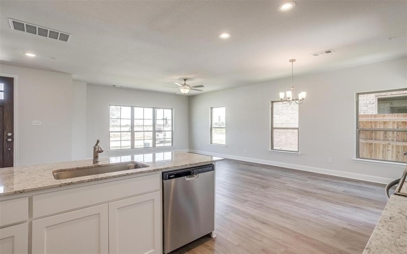 815 HOmeplace Circle, Mansfield, TX 76063, 3 Bedrooms Bedrooms, ,2 BathroomsBathrooms,Residential,For Sale,815 HOmeplace Circle,0,21113451