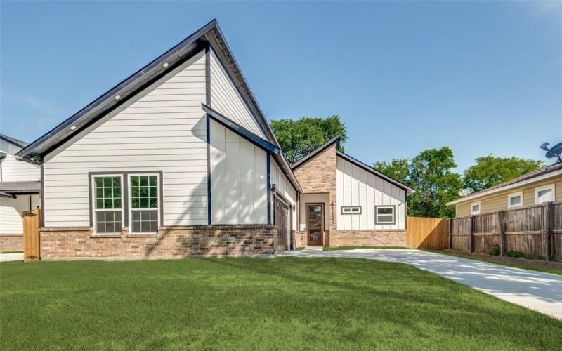 4113 Metropolitan Avenue, Dallas, TX 75210, 4 Habitaciones Habitaciones , ,3 BañosBaños,Residential,En Venta,4113 Metropolitan Avenue,0,21113452